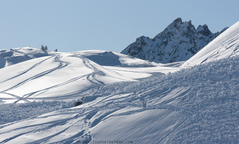 Les traces de snowboard